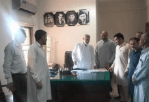 ہماری زمینوں سے بجلی کے کھمبے اور تاریں ہٹائی جائیں، راولاکوٹ کے مکینوں کی درخواست